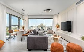 Savyon Wiew Tower Apartment Hotel - Sea-U-Jerusalem